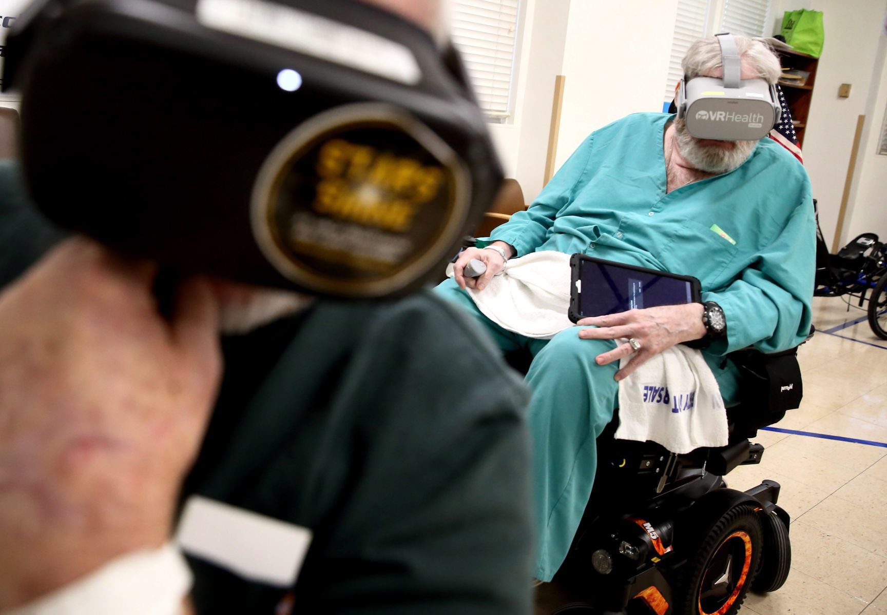 Veterans with spinal cord injuries use virtual reality at St. Louis VA